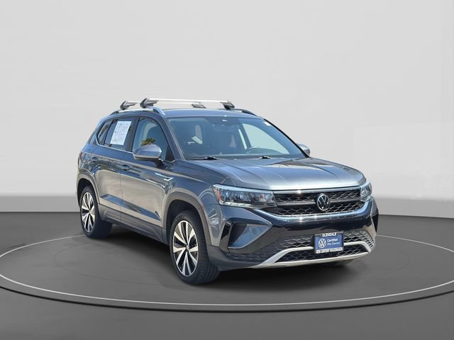 Certified 2023 Volkswagen Taos SE FWD image 1