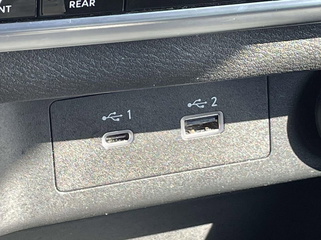 Used 2023 Nissan Rogue SV image 28