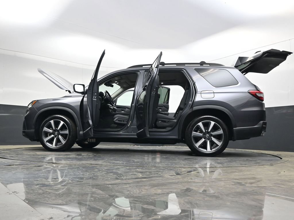 Used 2023 Honda Pilot Touring image 39