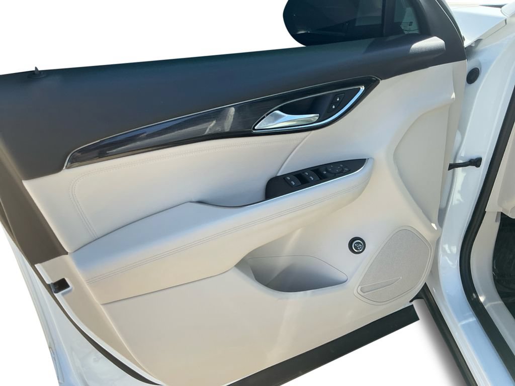 Used 2023 Buick Envision Preferred AWD/4WD image 23