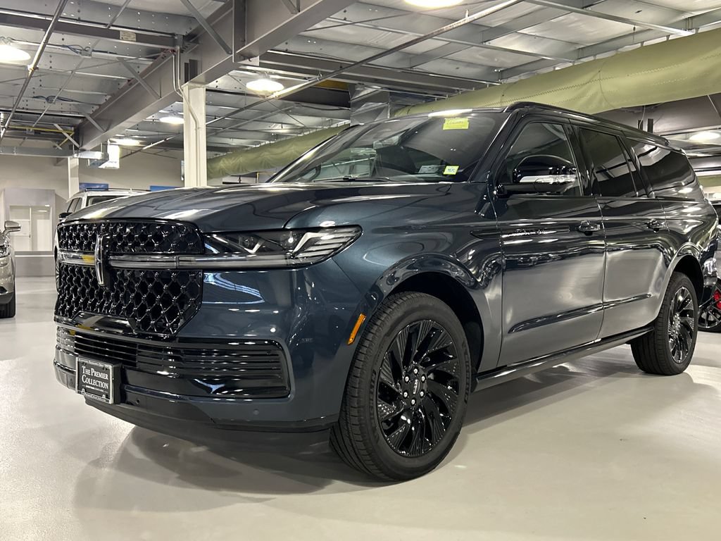 Used 2026 Lincoln Navigator L Reserve w/ Jet Appearance Package AWD/4WD image 5