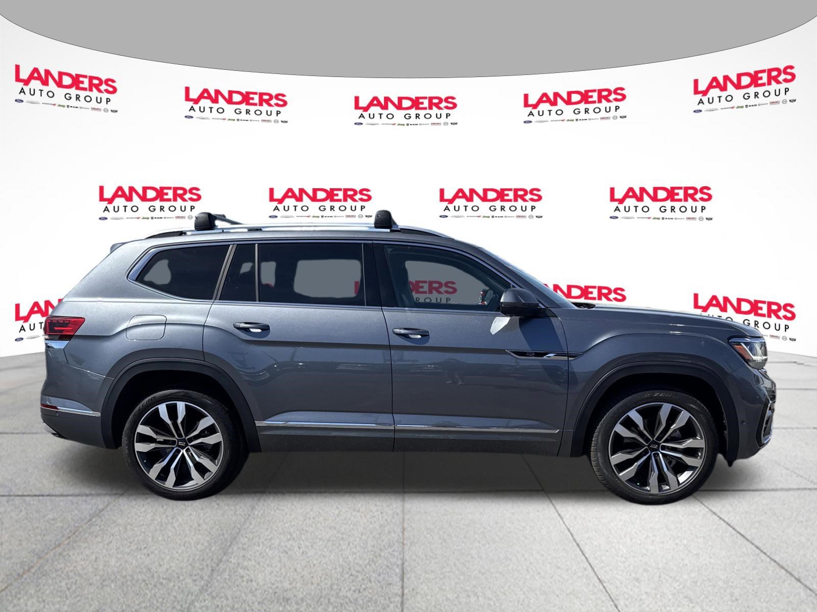 Used 2023 Volkswagen Atlas SEL Premium image 2