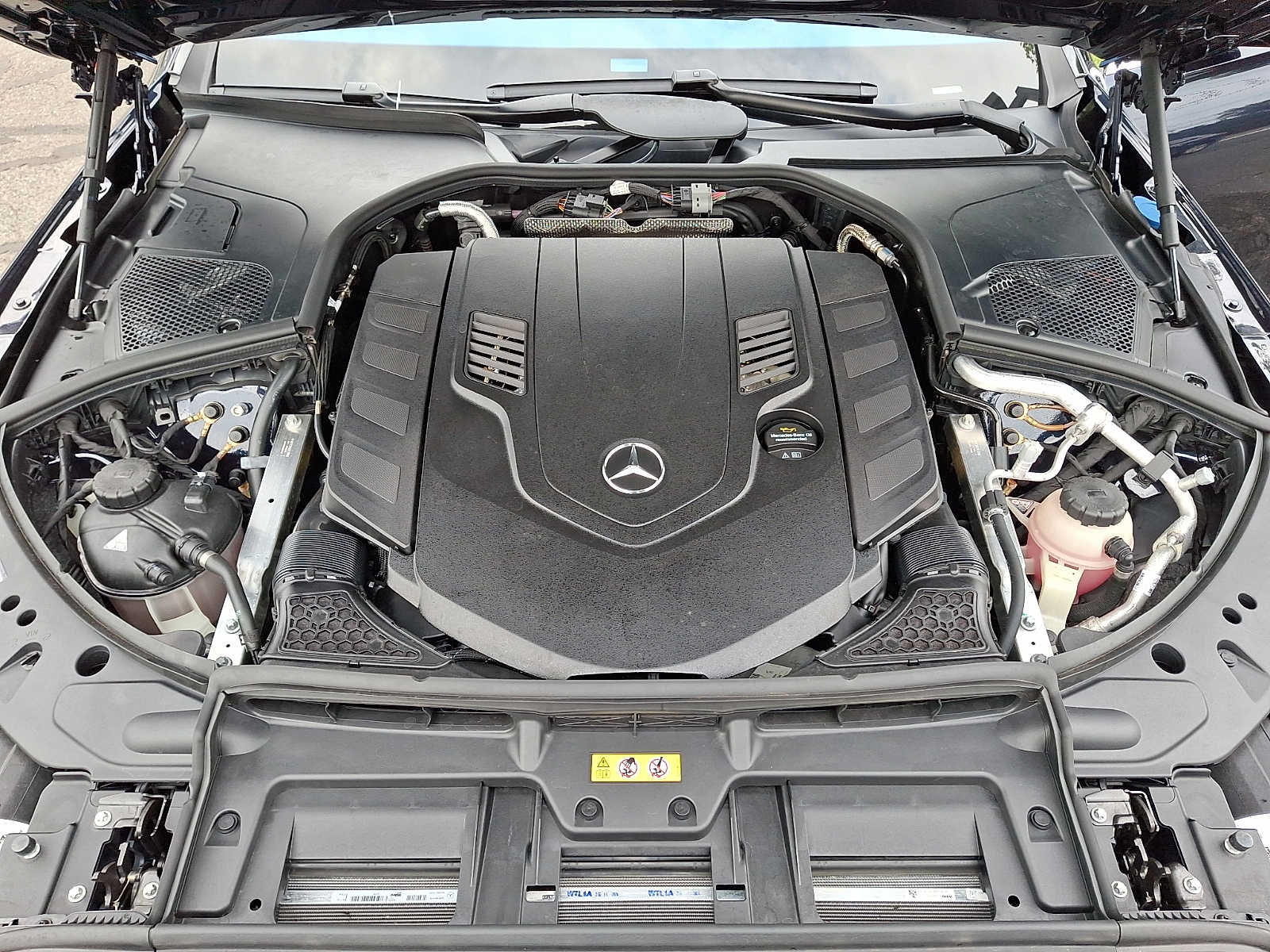 Certified 2025 Mercedes-Benz Maybach S 580 4MATIC image 32