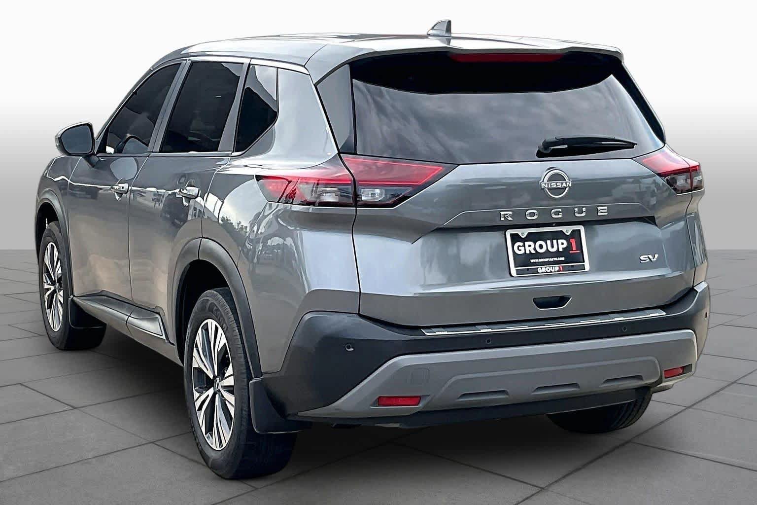 Used 2022 Nissan Rogue SV FWD image 12