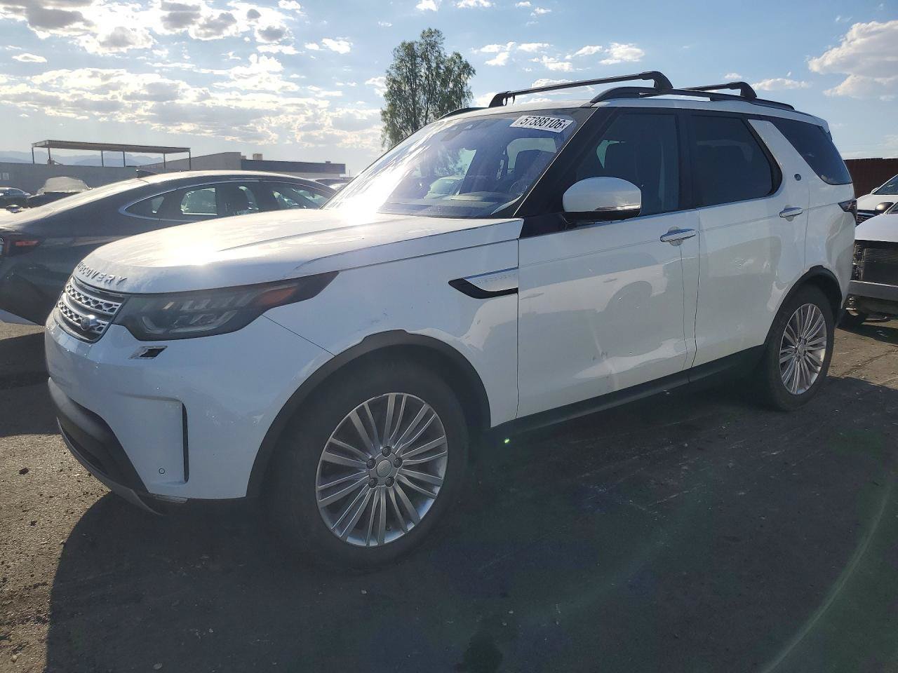 Used 2017 Land Rover Discovery HSE Luxury AWD/4WD image 3