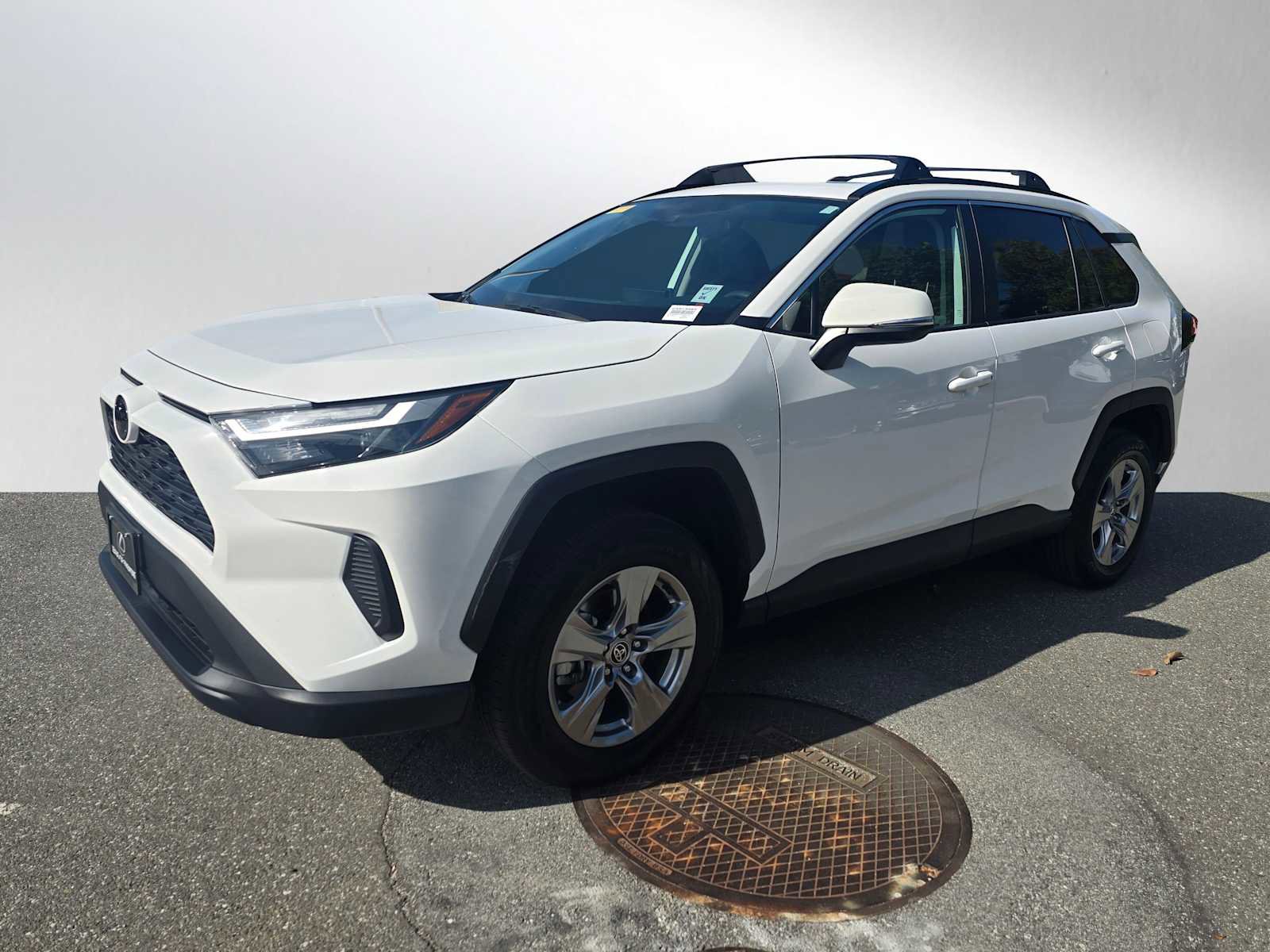 Used 2025 Toyota RAV4 XLE AWD/4WD image 7