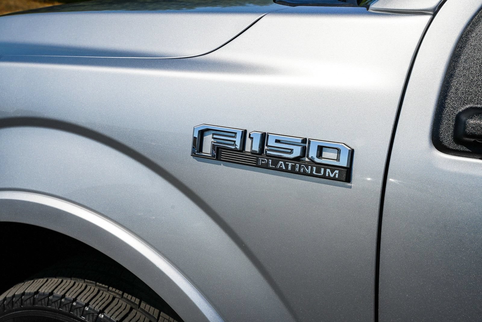 Used 2018 Ford F150 Platinum w/ Equipment Group 701A Luxury AWD/4WD image 13