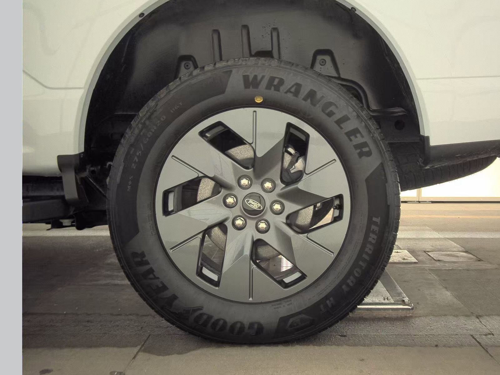 Used 2025 Ford F150 Lightning Lariat image 21