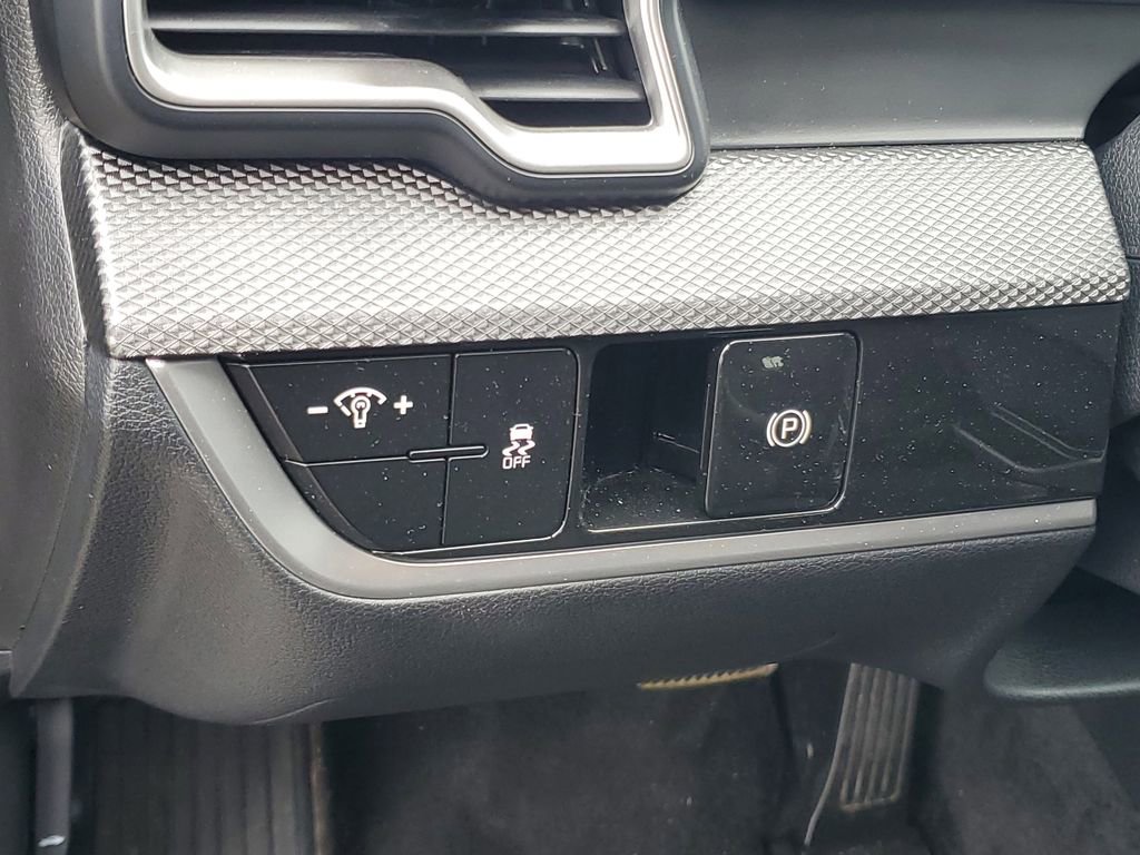Used 2024 Kia Sportage LX image 20