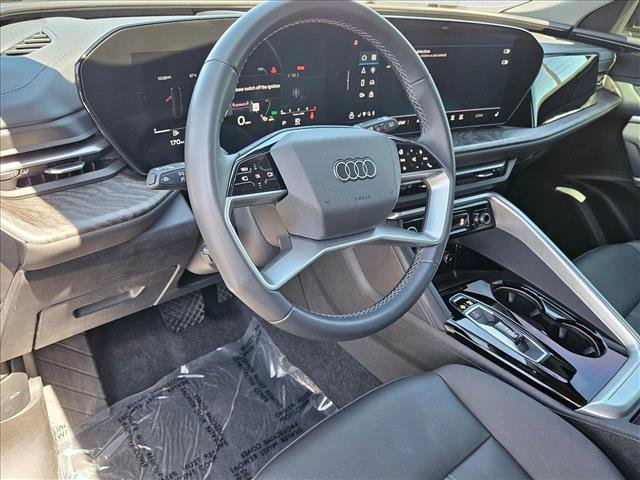 Used 2025 Audi Q5 Premium w/ Convenience Package AWD/4WD image 10