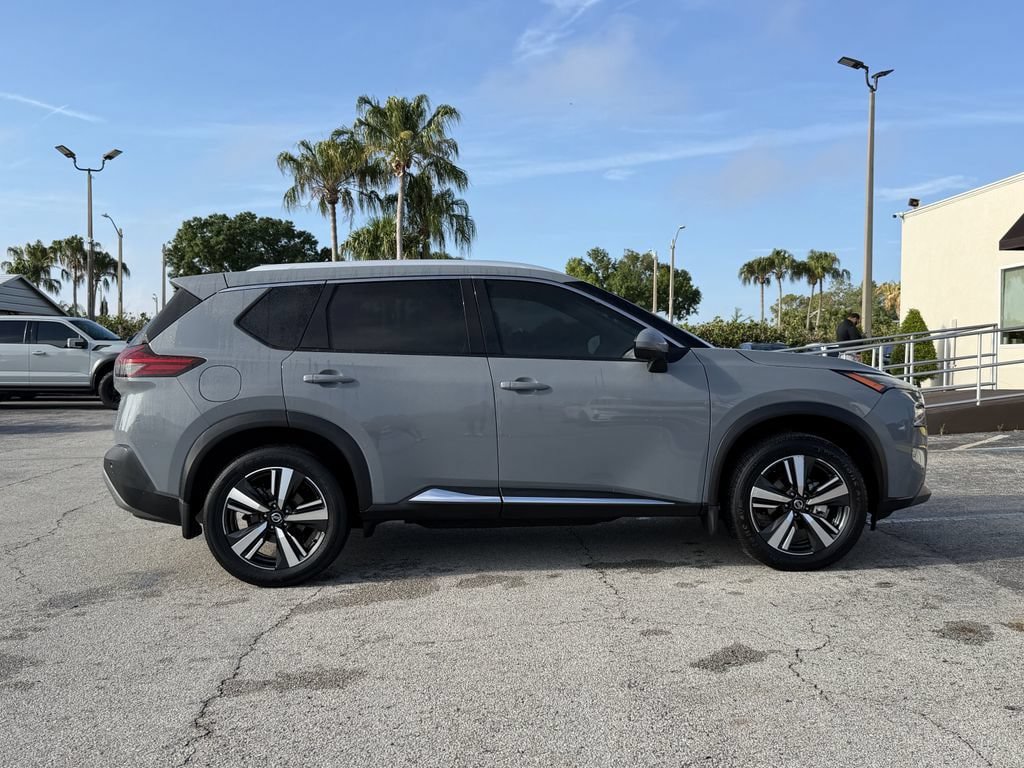 Used 2021 Nissan Rogue SL w/ Premium Package FWD image 4