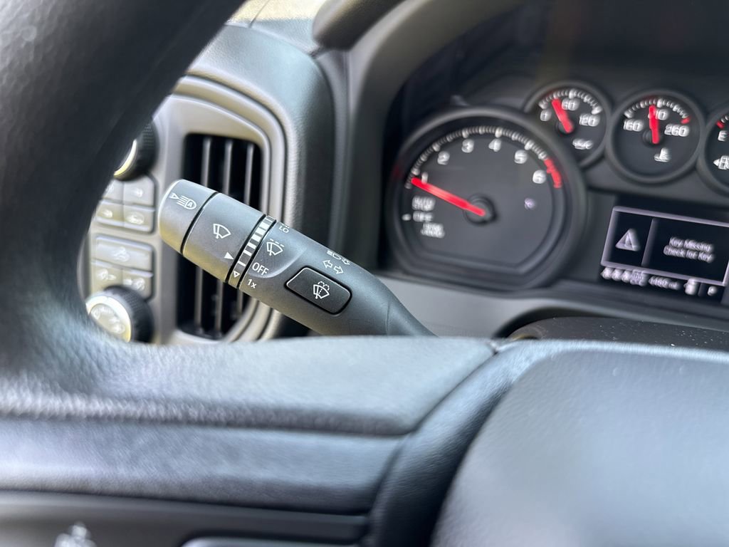 Used 2025 Chevrolet Silverado 1500 Custom image 22
