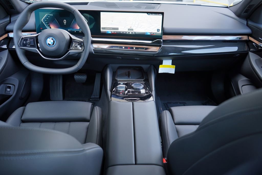 Used 2025 BMW i5 xDrive40 w/ Premium Package image 14