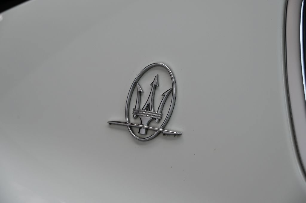 Used 2021 Maserati Levante AWD/4WD image 13