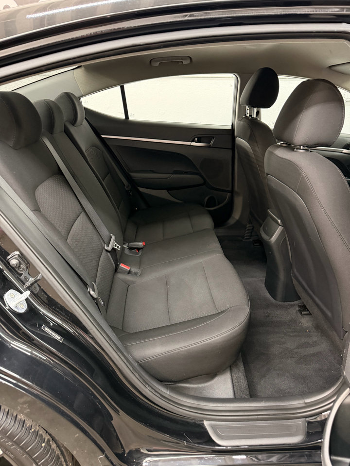 Used 2019 Hyundai Elantra SE w/ Cargo Package image 32