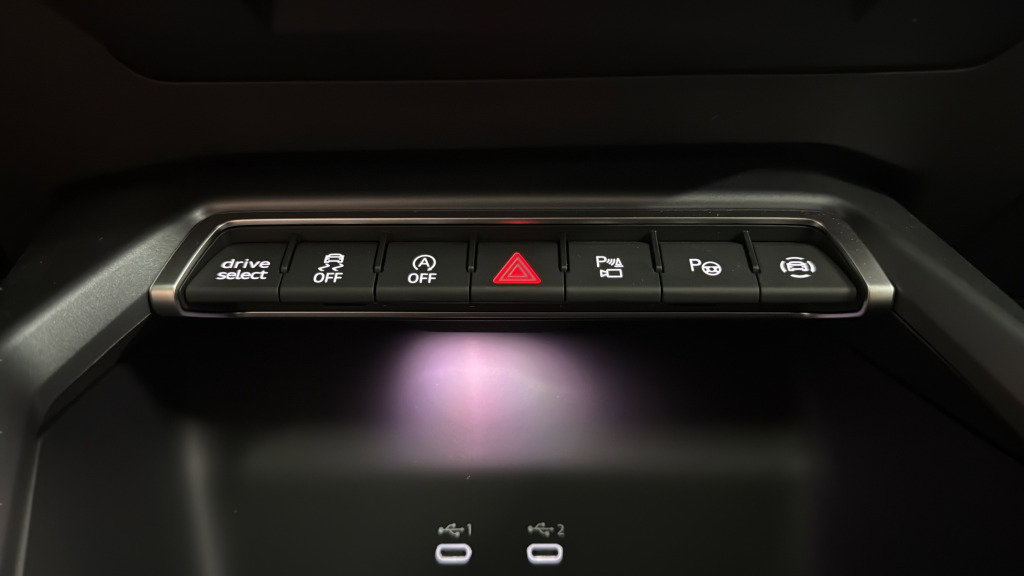 Used 2025 Audi A3 2.0T Premium w/ Convenience Package image 30