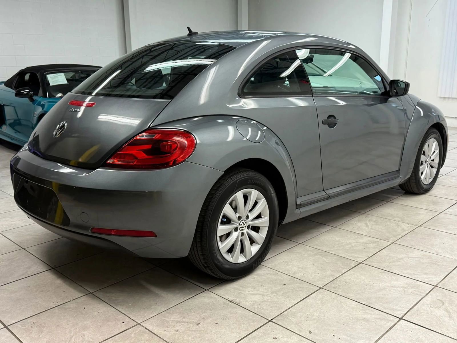 Used 2013 Volkswagen Beetle 2.5 image 9