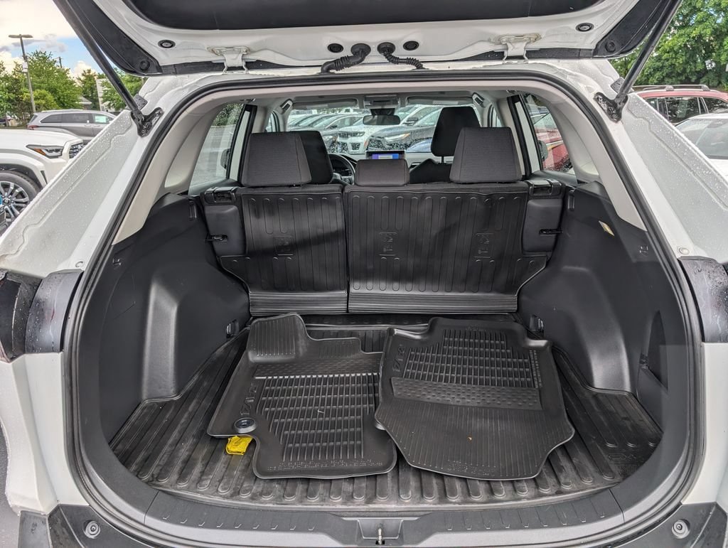 Certified 2024 Toyota RAV4 LE AWD/4WD image 17