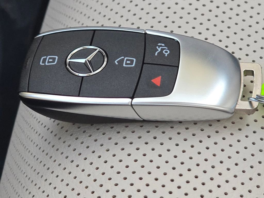 New 2026 Mercedes-Benz GLS 450 4MATIC image 39