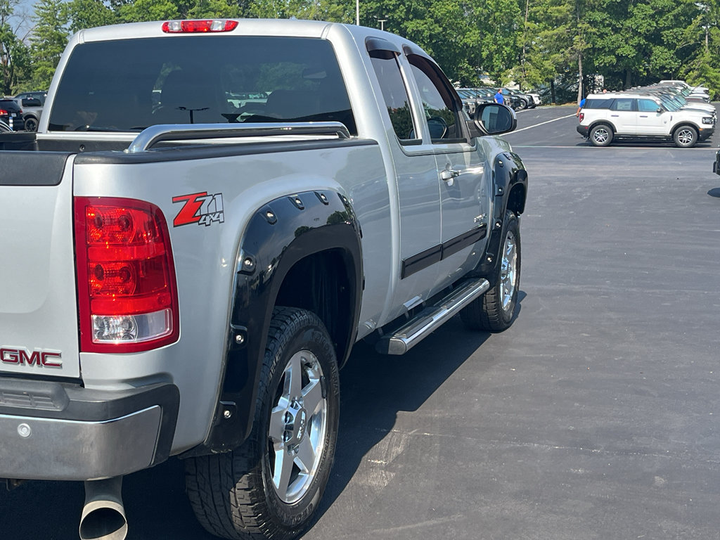 Used 2011 GMC Sierra 2500 SLT w/ SLT Convenience Package AWD/4WD image 10