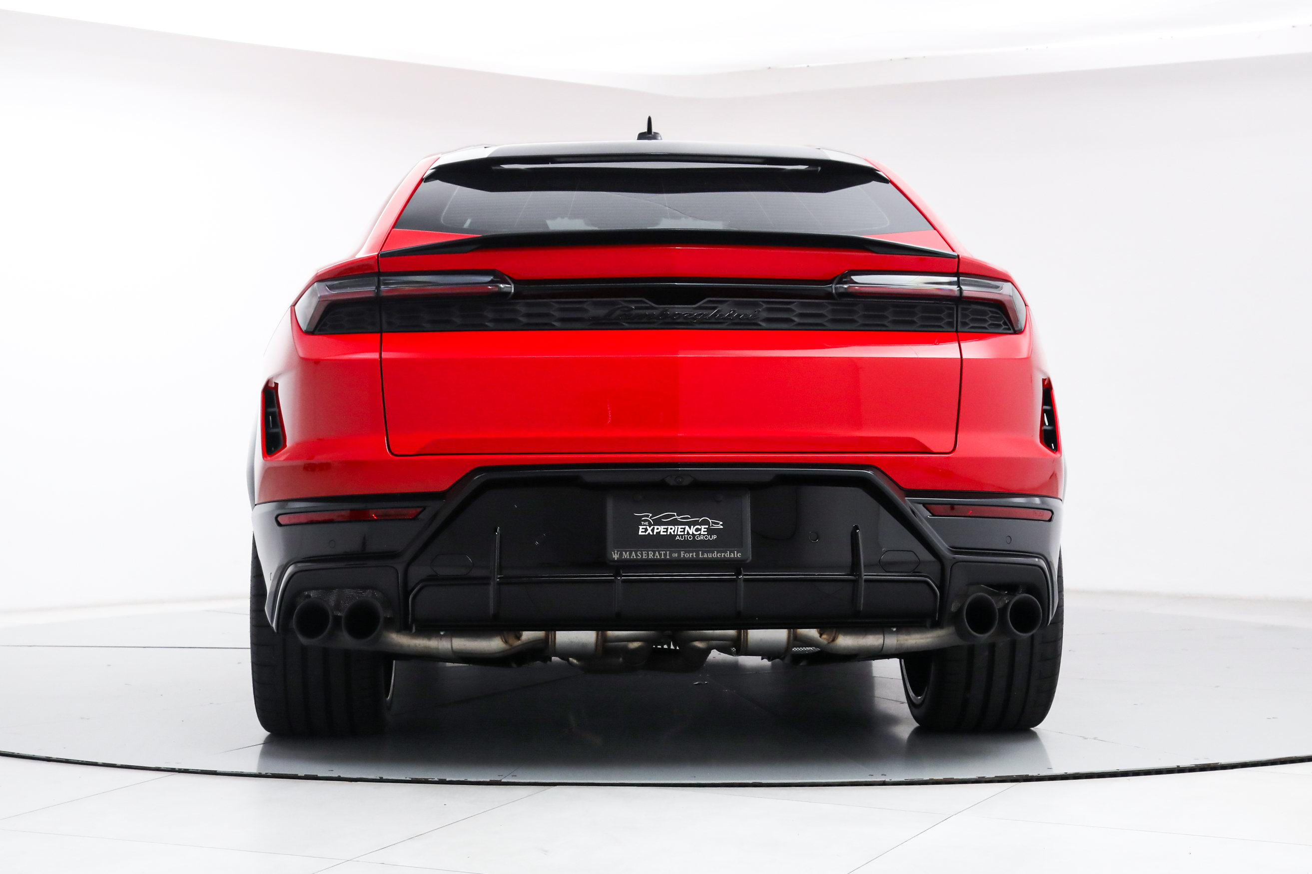 Used 2025 Lamborghini Urus SE AWD/4WD image 4