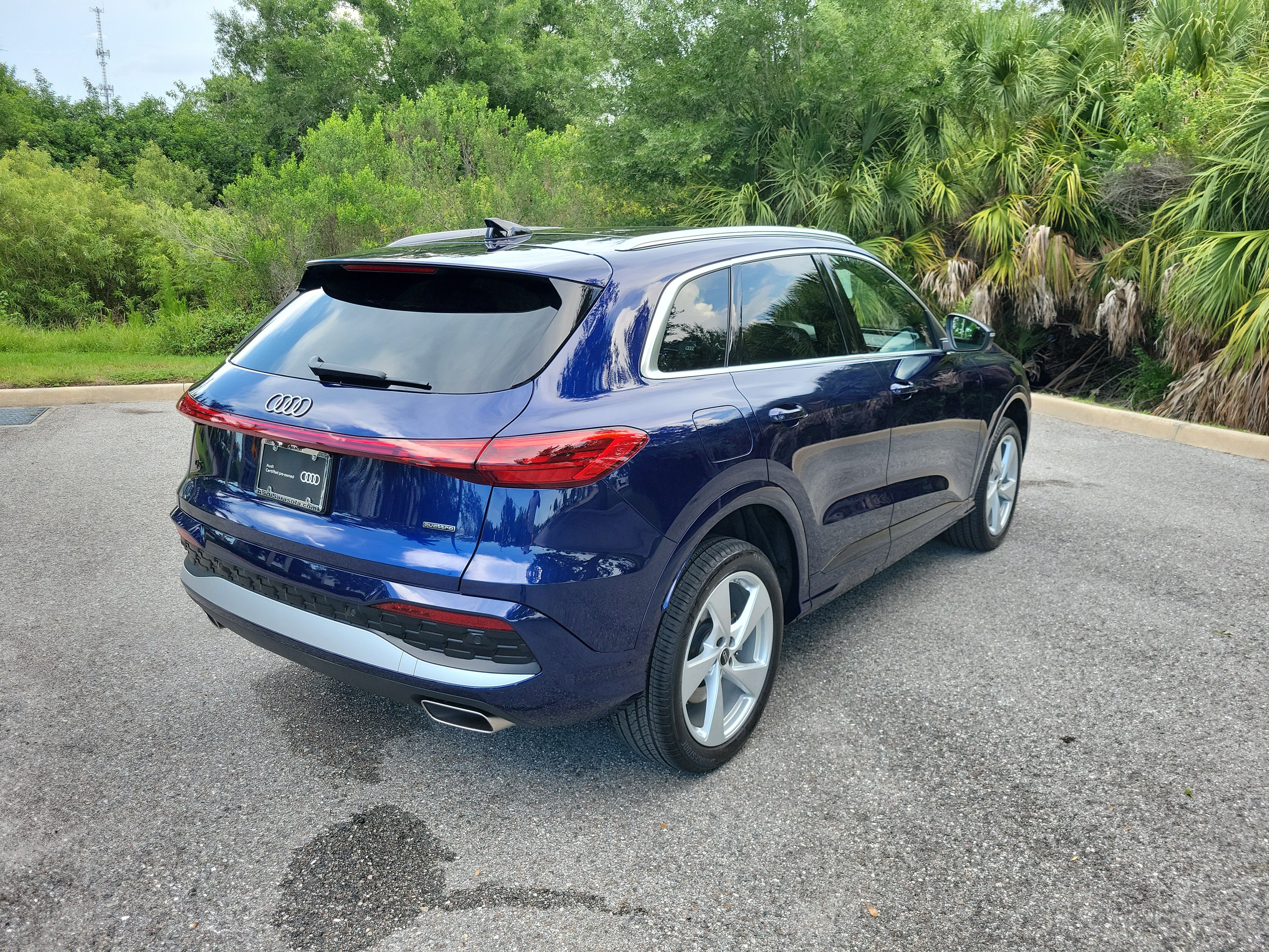 Used 2025 Audi Q5 Premium Plus w/ Premium Plus AWD/4WD image 5
