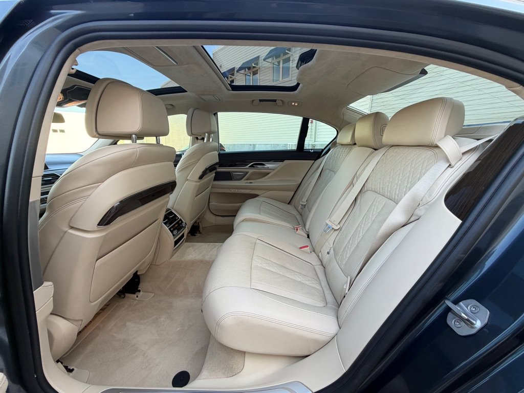 Used 2016 BMW 750i xDrive AWD/4WD image 15