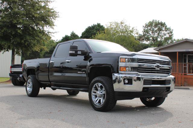 Used 2015 Chevrolet Silverado 2500 W/T AWD/4WD image 3