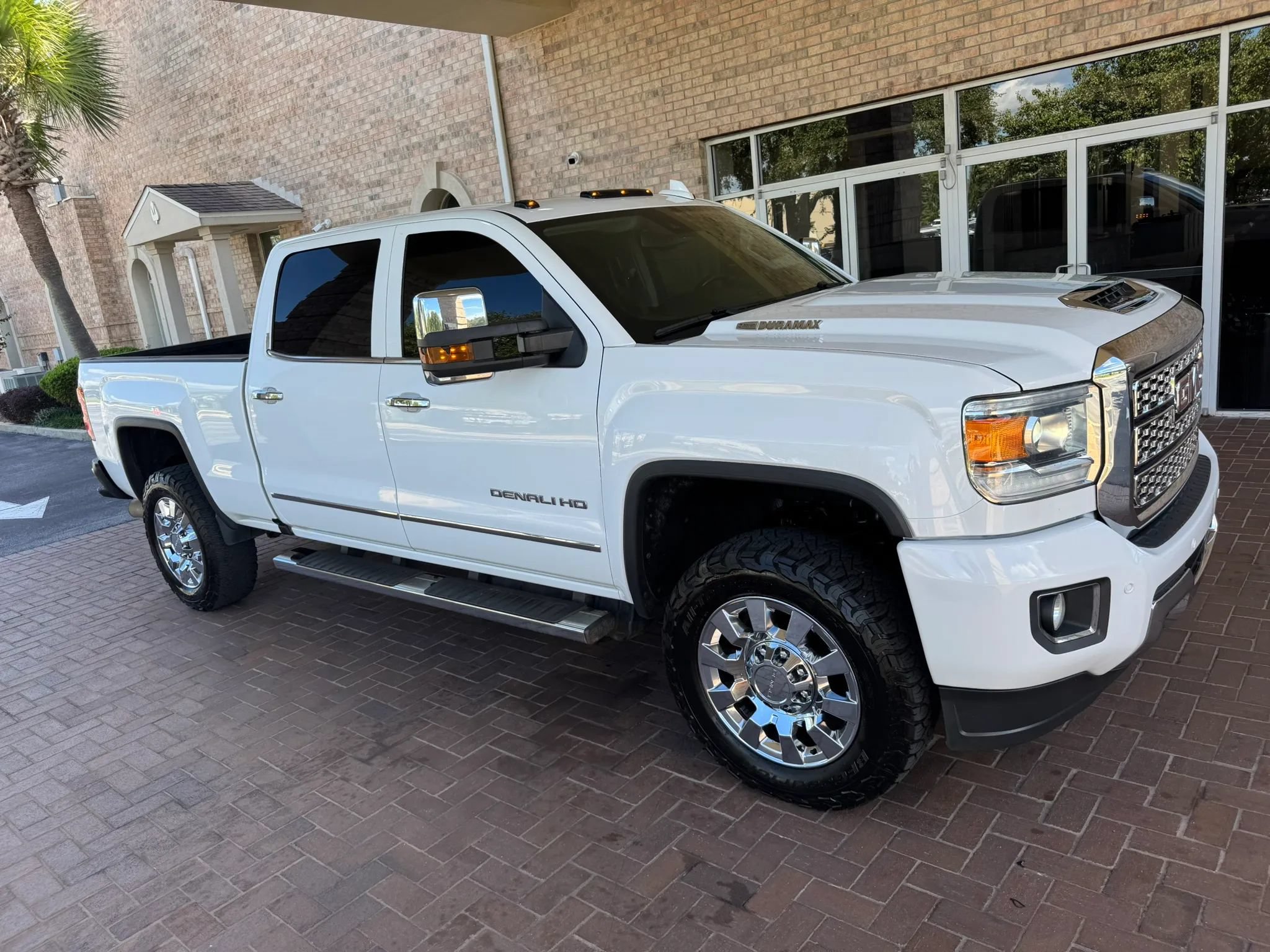 Used 2019 GMC Sierra 2500 Denali w/ Duramax Plus Package AWD/4WD image 33