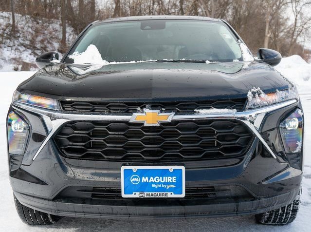 Used 2024 Chevrolet Trax LS w/ LS Convenience Package image 3