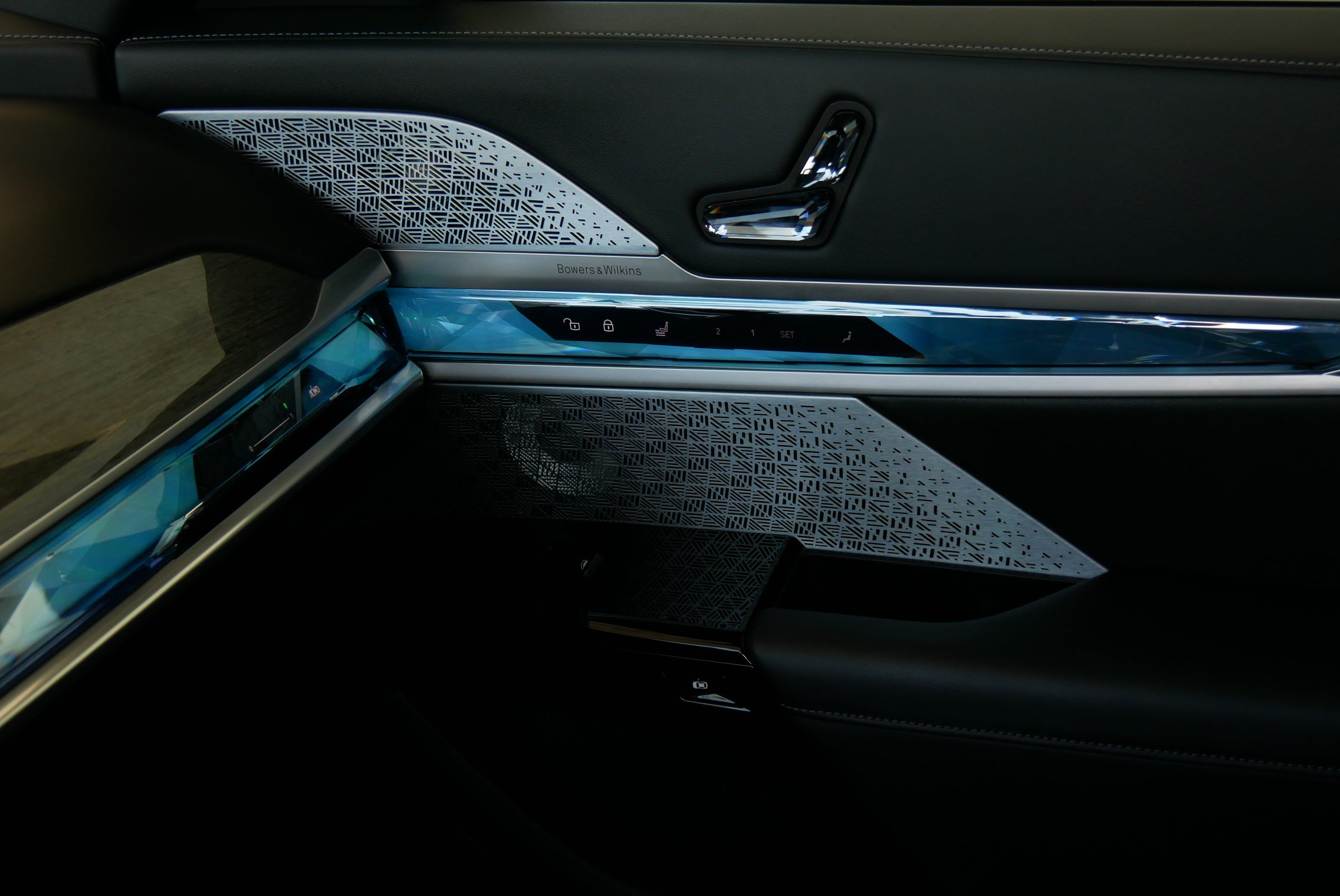 Certified 2025 BMW i7 xDrive60 AWD/4WD image 36
