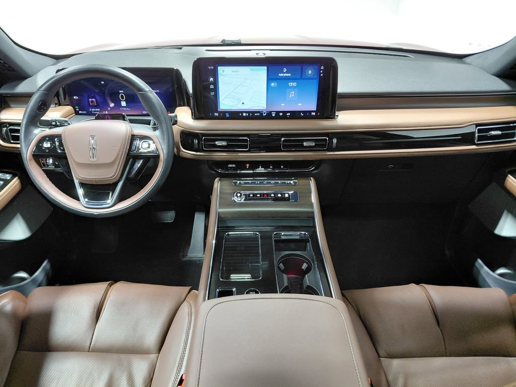 Used 2025 Lincoln Aviator Reserve w/ Equipment Group 201A AWD/4WD image 2