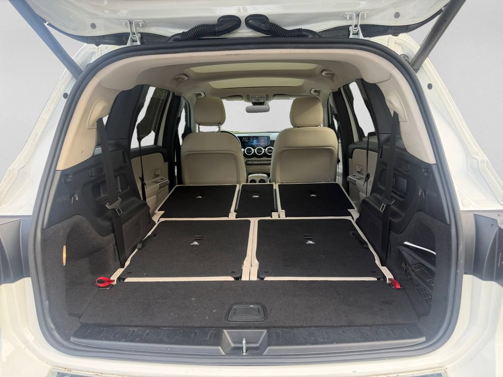 Used 2023 Mercedes-Benz GLB 250 w/ Premium Package image 31