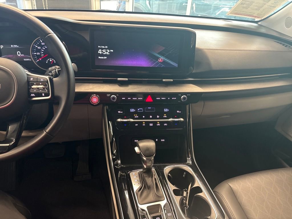 Certified 2022 Kia Carnival EX image 25