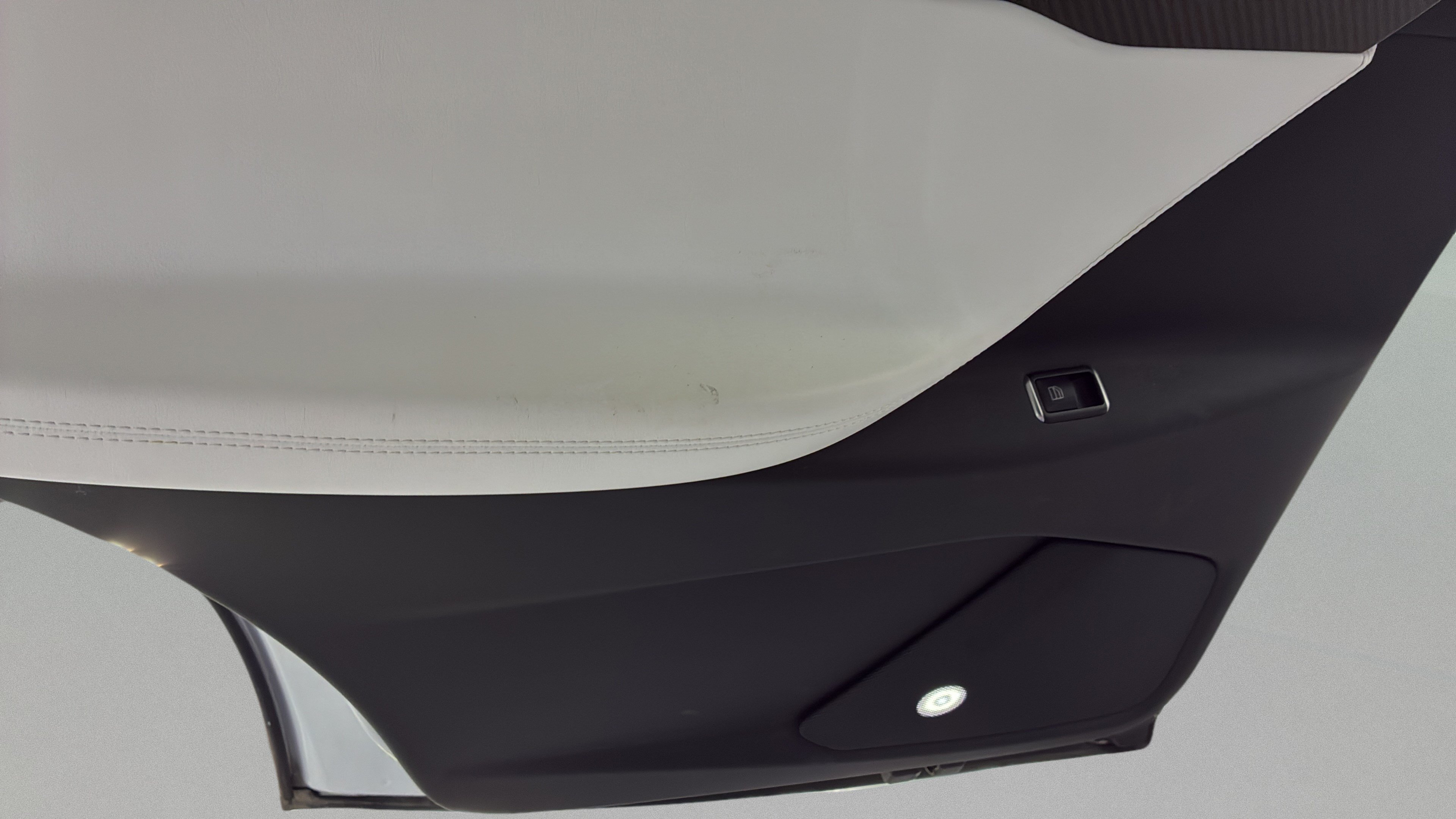 Used 2018 Tesla Model X 100D AWD/4WD image 17