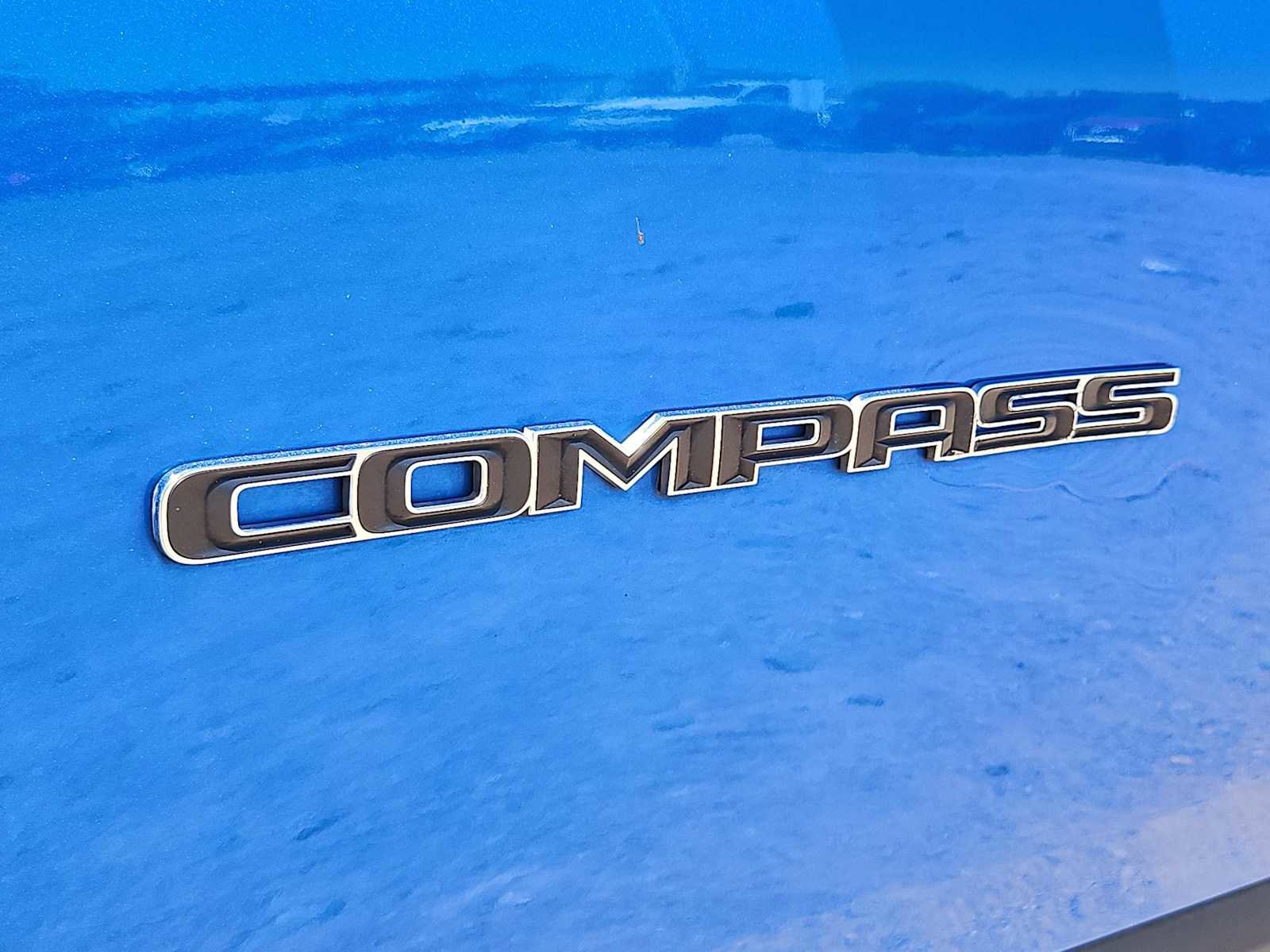 Used 2020 Jeep Compass Latitude AWD/4WD image 12