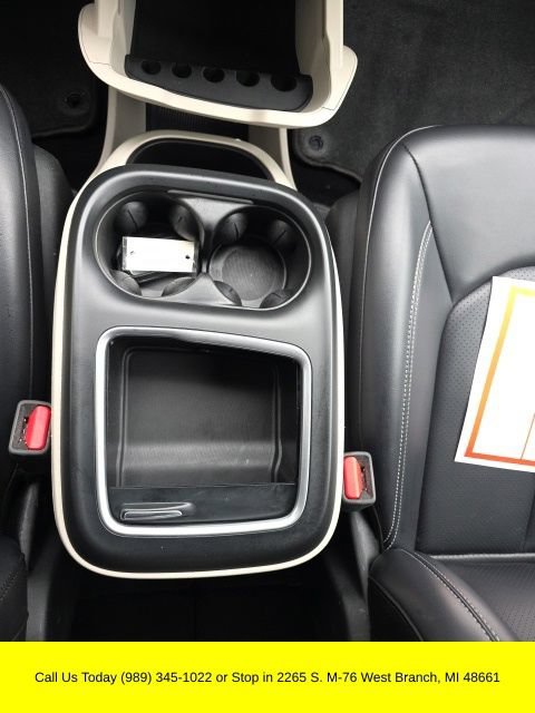 Used 2023 Chrysler Pacifica Touring-L FWD image 29