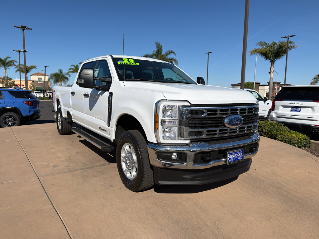 Used 2025 Ford F250 XLT AWD/4WD image 3