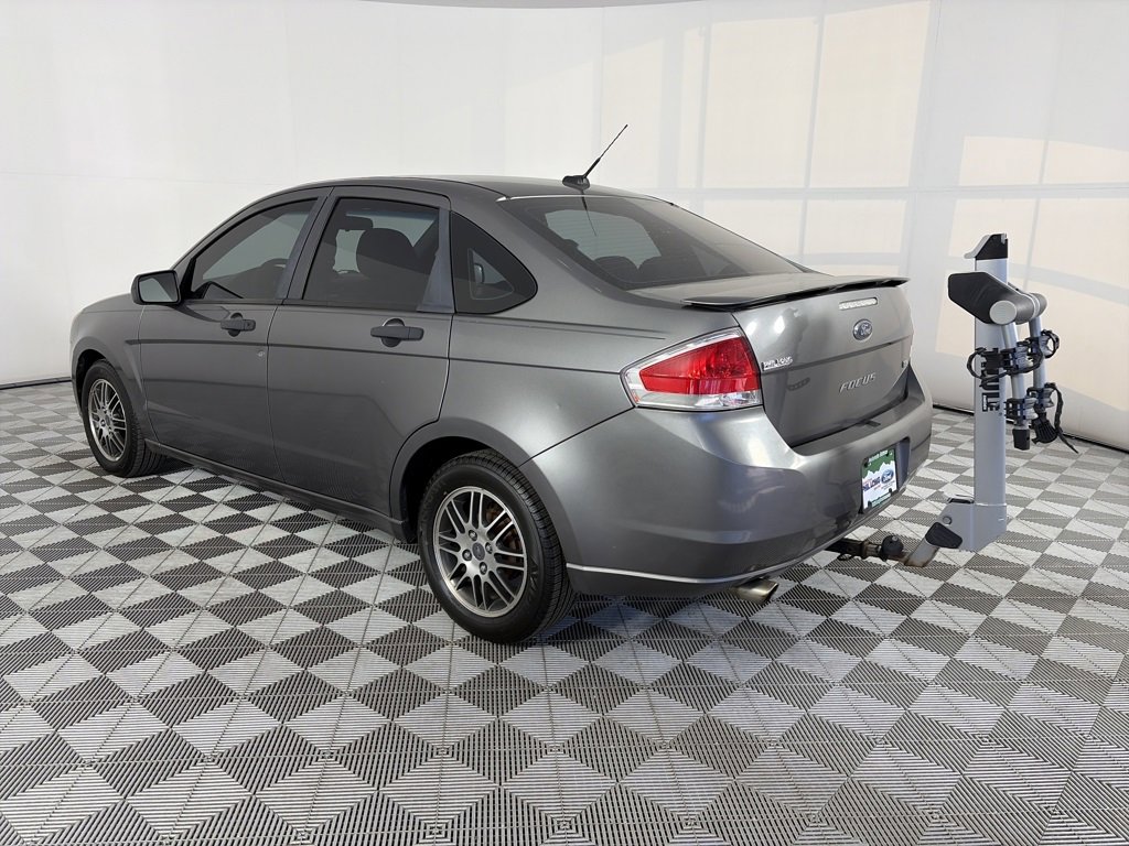 Used 2010 Ford Focus SE image 5