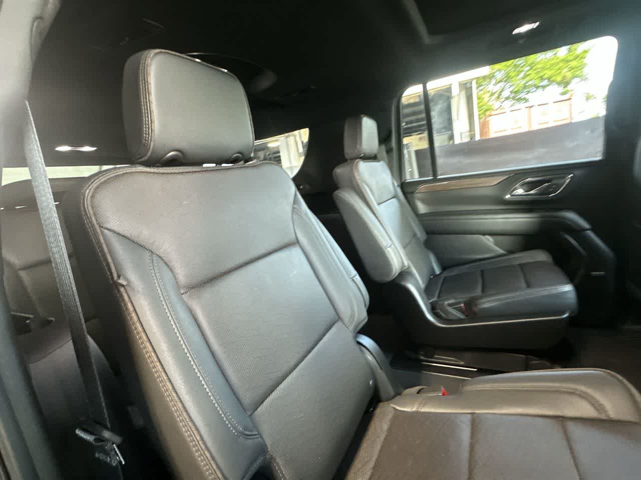 Used 2024 Chevrolet Suburban High Country AWD/4WD image 26