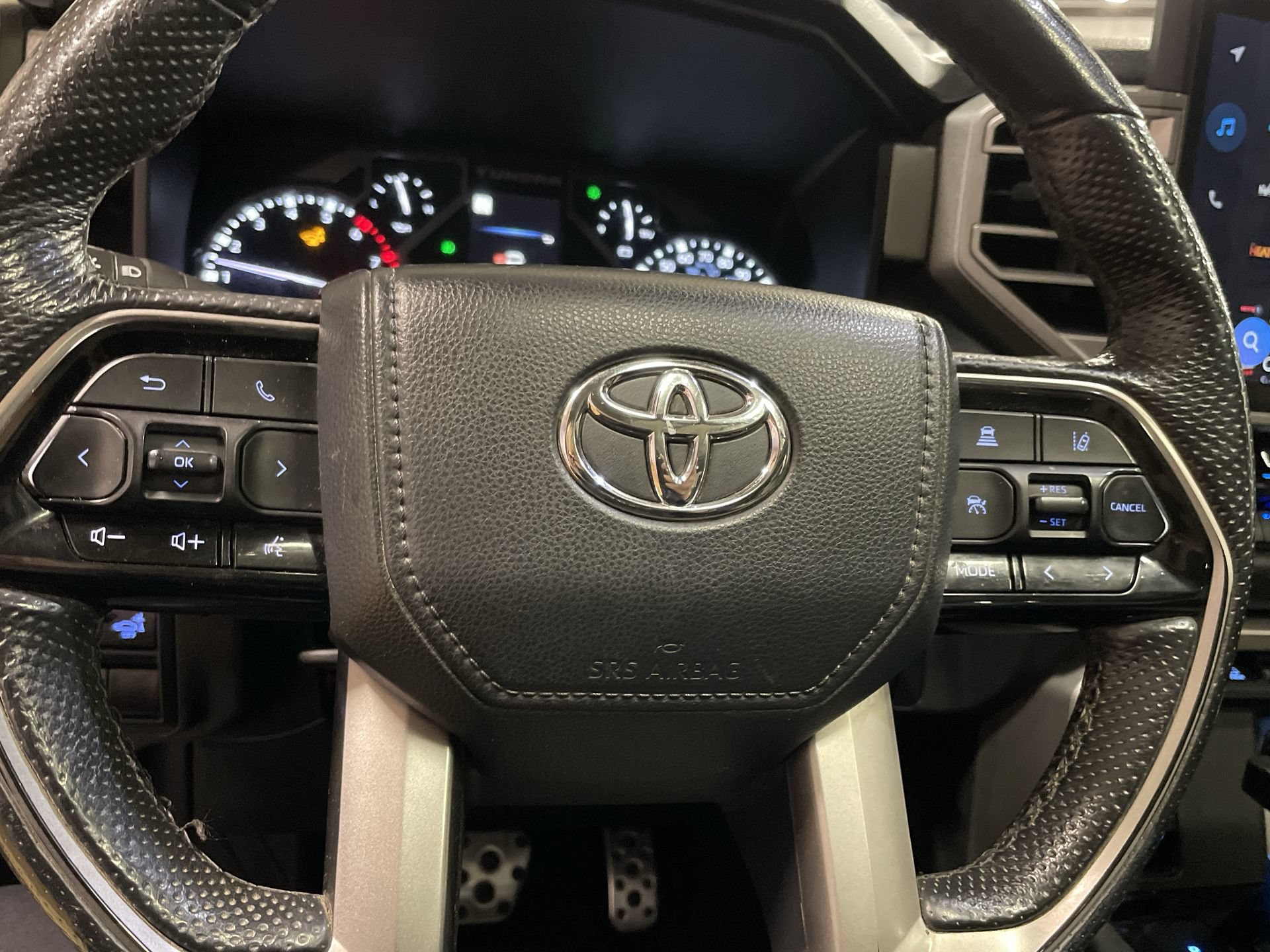 Used 2022 Toyota Tundra Limited w/ TRD Off-Road Package AWD/4WD image 17