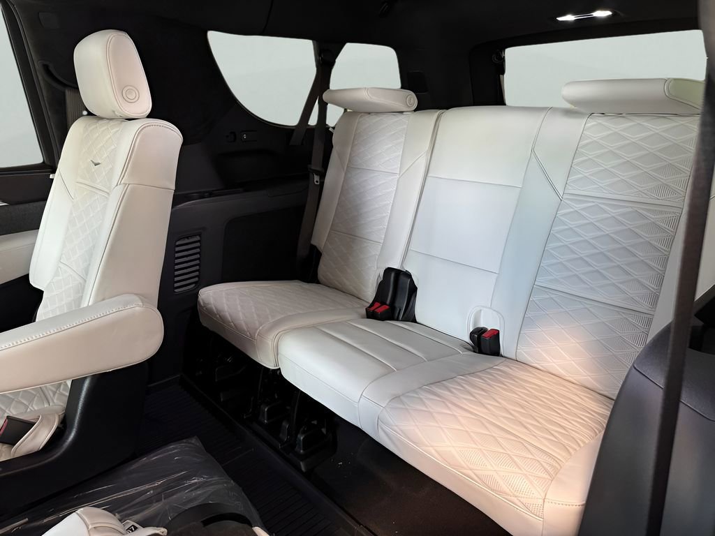 New 2026 Cadillac Escalade ESV Platinum Sport w/ LPO, ONYX Package AWD/4WD image 14