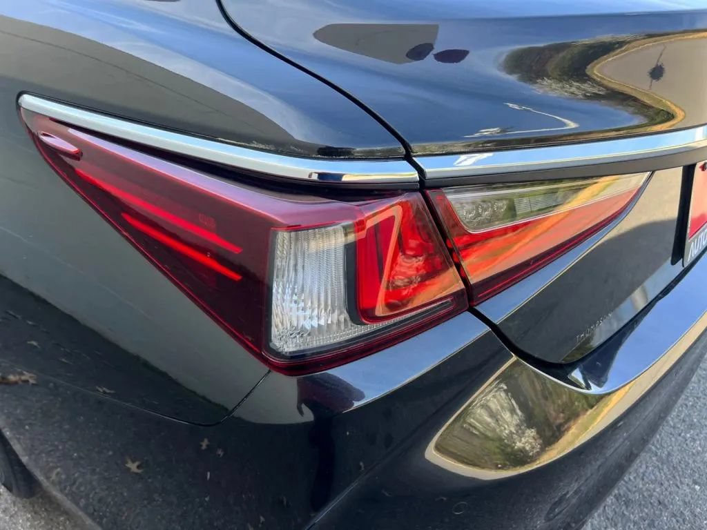 Used 2019 Lexus ES 350 w/ Premium Package FWD image 38