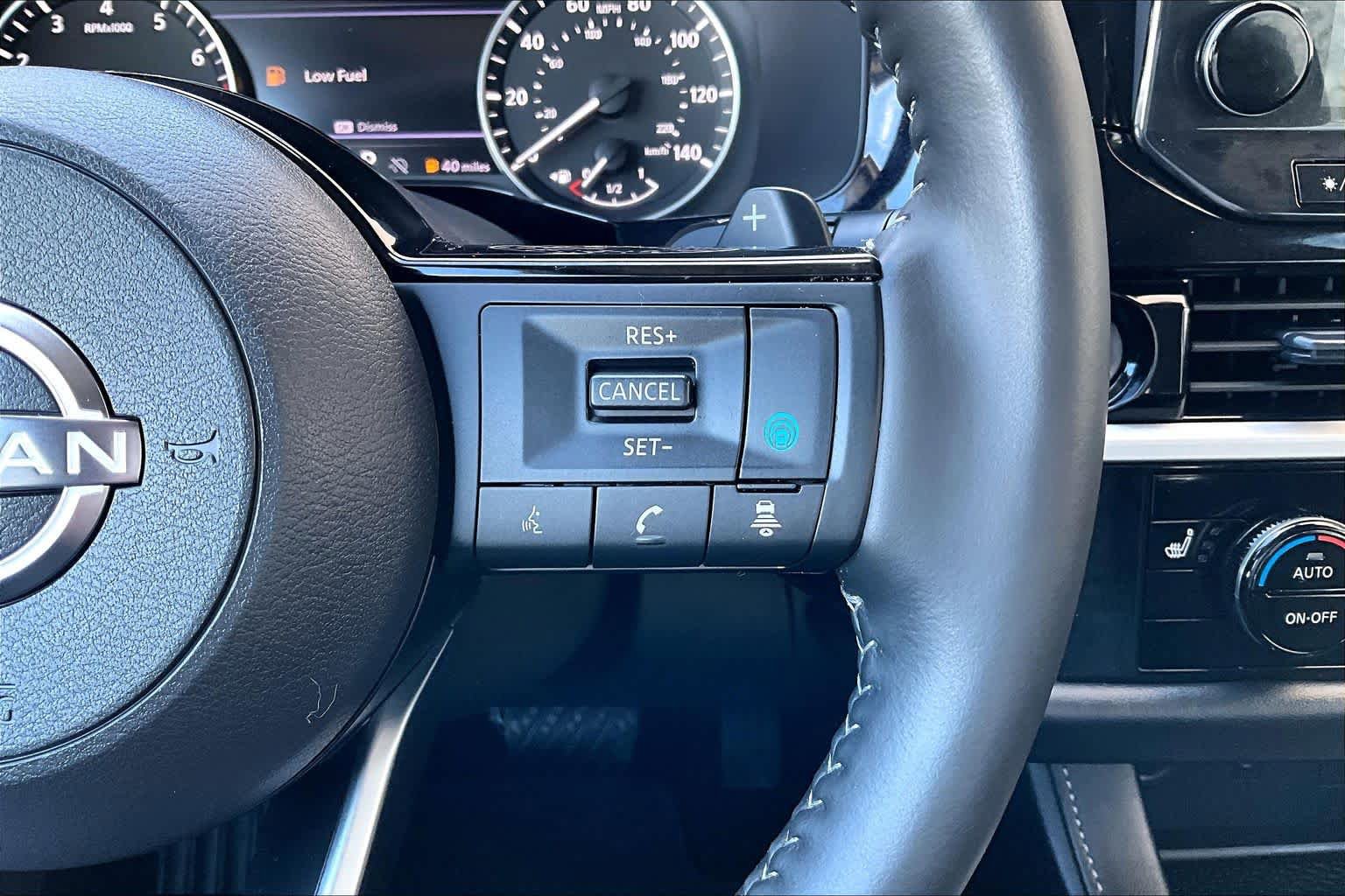 Used 2025 Nissan Pathfinder SL w/ SL Premium Package image 25