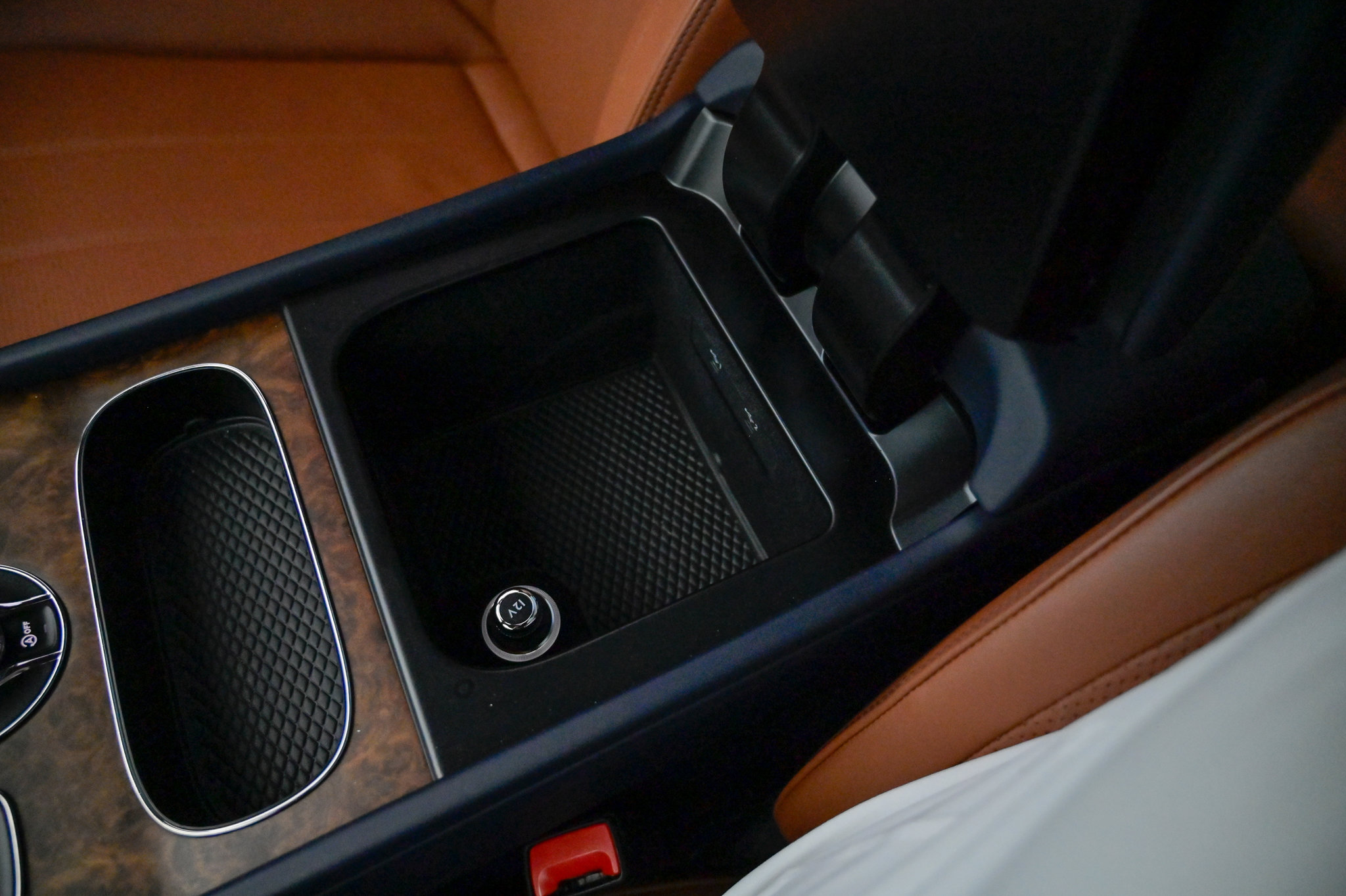 Used 2023 Bentley Bentayga image 32