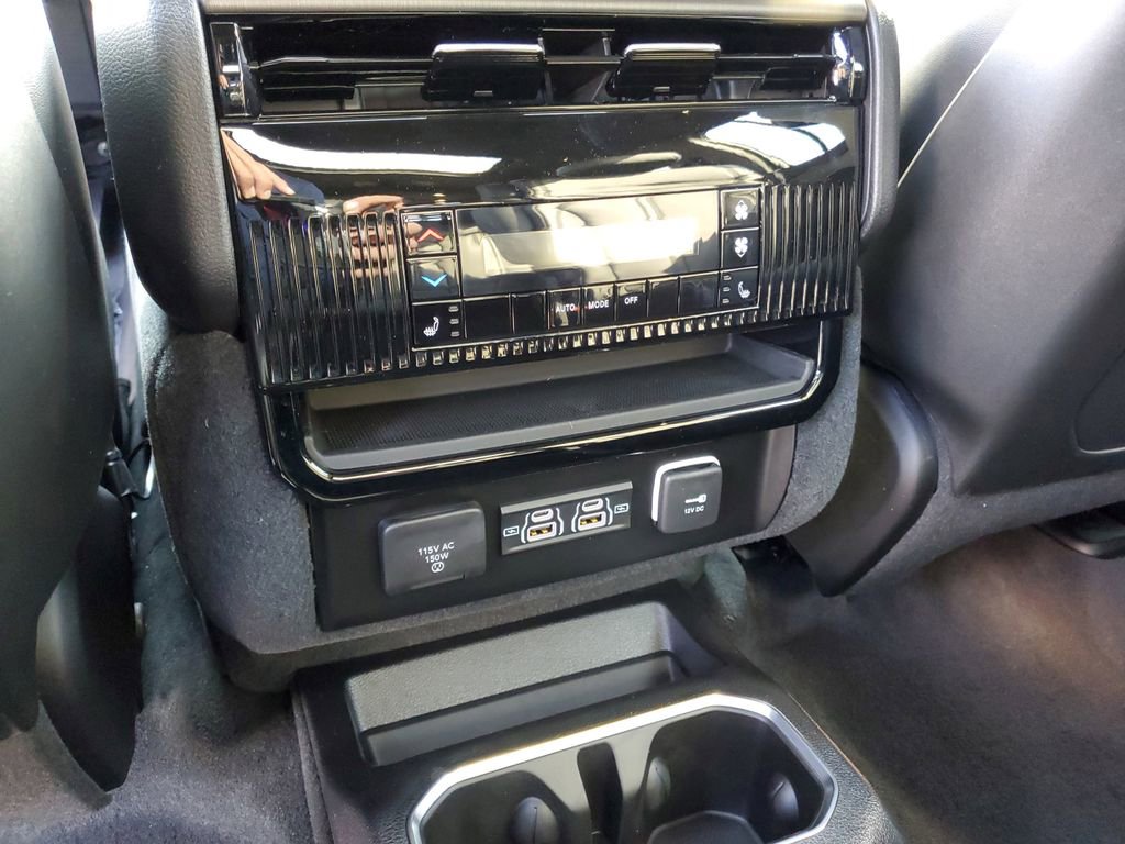 New 2025 Jeep Wagoneer L Series II w/ Convenience Group I image 15