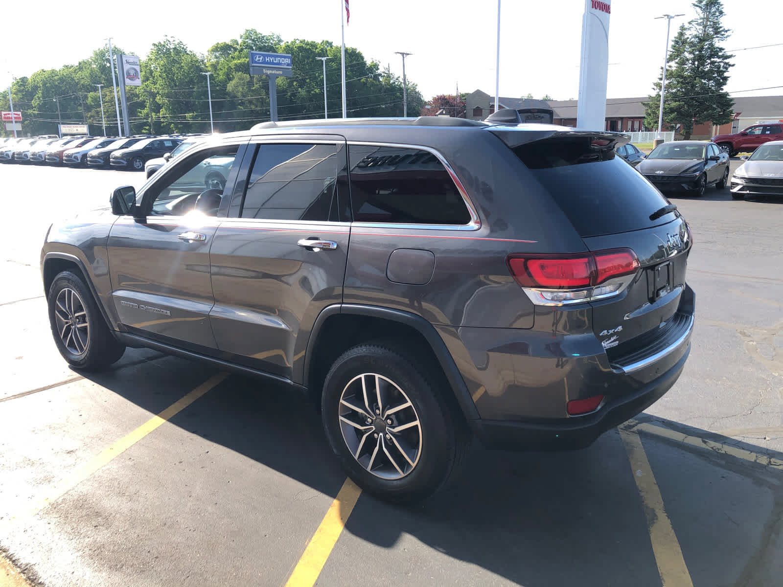 Used 2021 Jeep Grand Cherokee Limited AWD/4WD image 6
