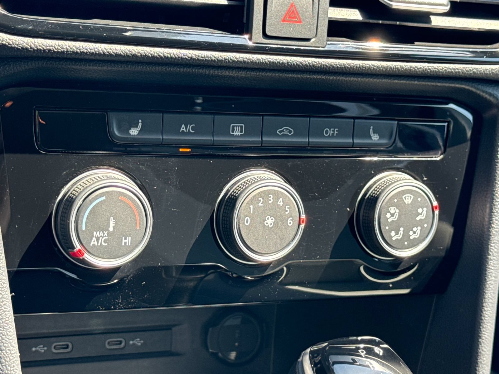 Certified 2023 Volkswagen Taos SE AWD/4WD image 35