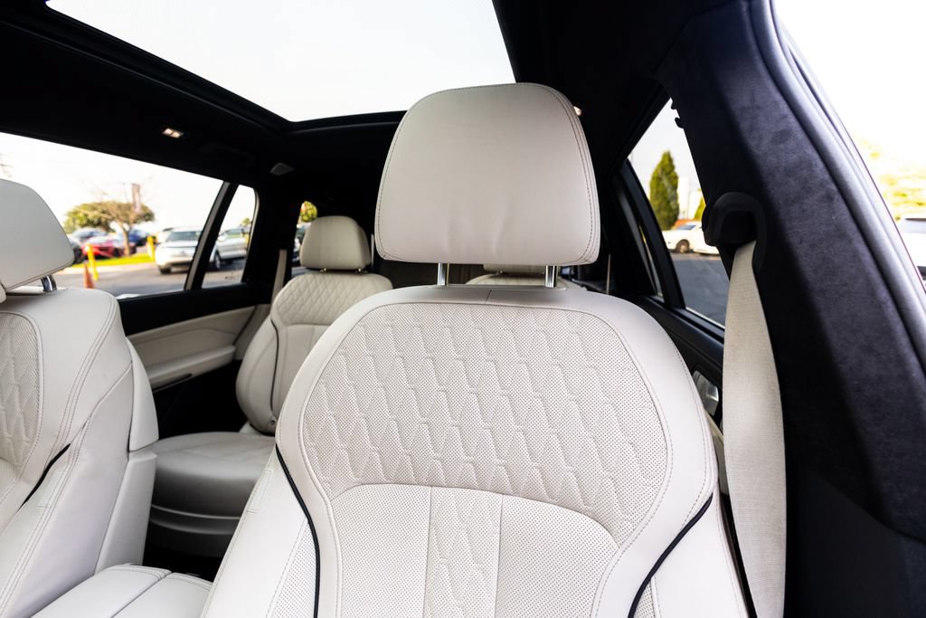 Used 2024 BMW X7 M60i w/ Executive Package AWD/4WD image 42