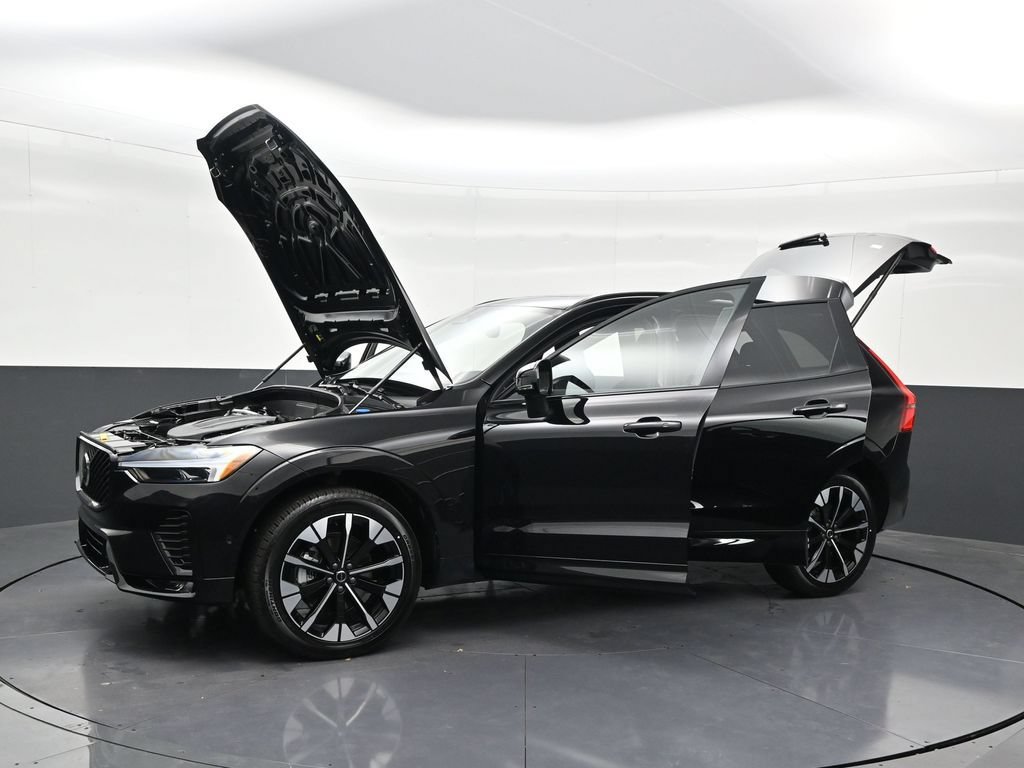 New 2026 Volvo XC60 B5 Plus AWD/4WD image 29